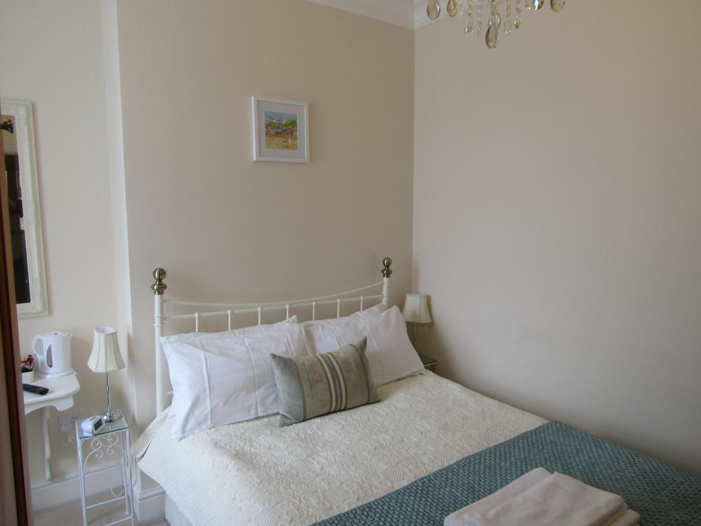 Harringtons at 14 Hotell Llandudno Exteriör bild