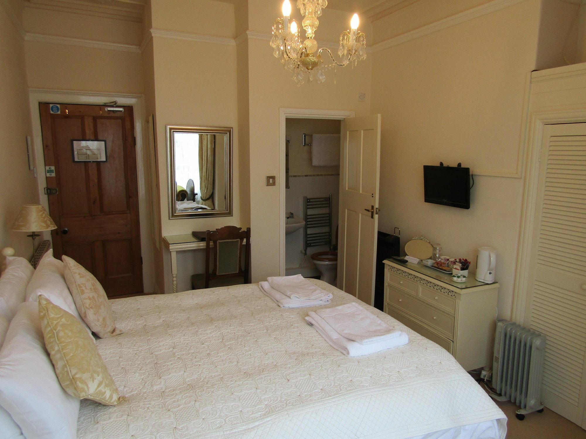 Harringtons at 14 Hotell Llandudno Exteriör bild