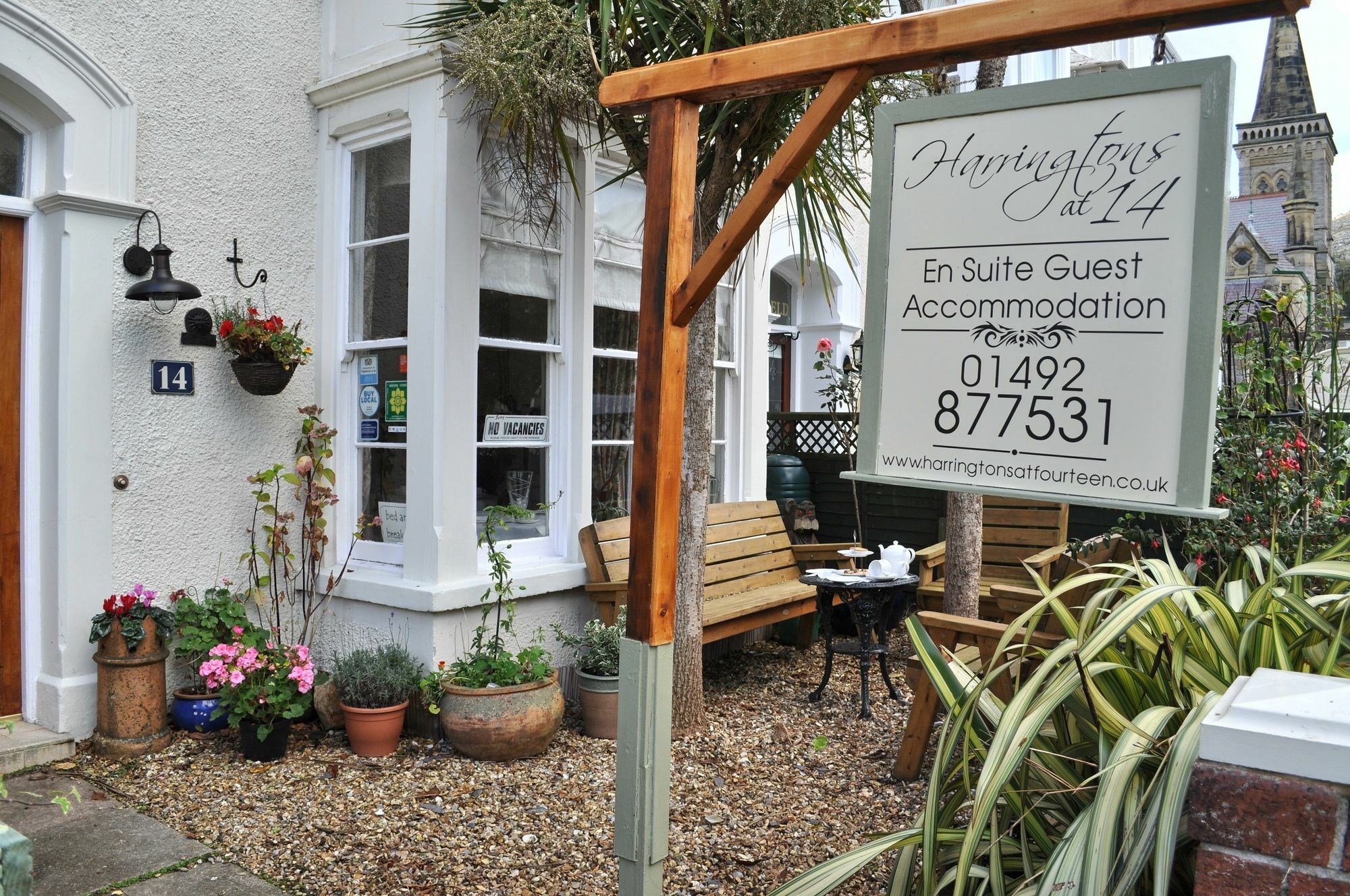 Harringtons at 14 Hotell Llandudno Exteriör bild